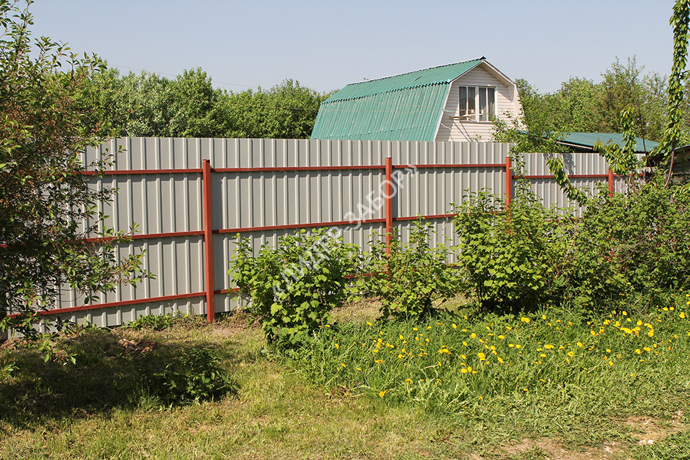 Купить Для загородного дома забор из профнастила с бетонированием столбов